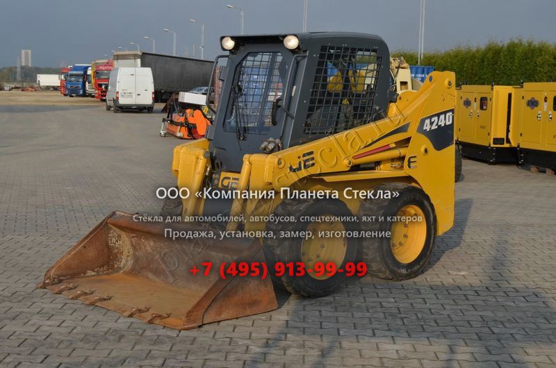 Стекло для Gehl SL 4240Е (Мини-погрузчик) Стекло для Gehl SL 4240Е (Мини-погрузчик)