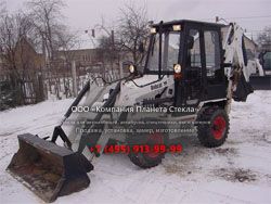 Стекло для экскаваторов-погрузчиков Bobcat B200