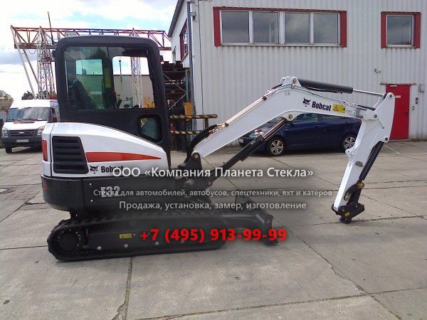 Стекло для гусеничных мини-экскаваторов Bobcat E32