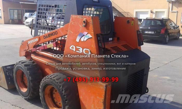 Стекло для мини-погрузчиков с бортовым поворотом Doosan 430 Plus