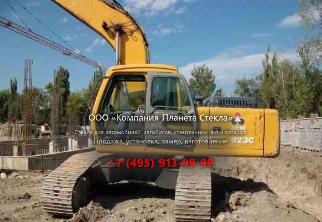 Стекло для гусеничных экскаваторов JCM 923C