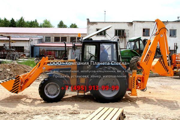 Стекло для экскаваторов-погрузчиков Амкодор 702ЕМ-03