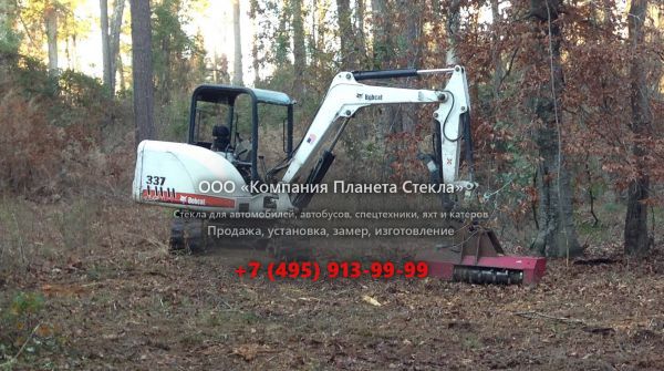 Стекло для гусеничных мини-экскаваторов Bobcat 337G