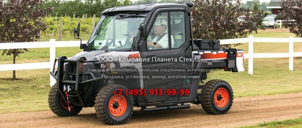 Стекло для универсальных машин Bobcat 3400
