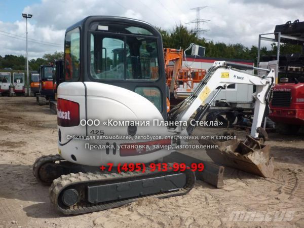 Стекло для гусеничных мини-экскаваторов Bobcat 425