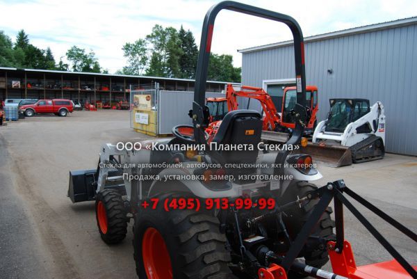 Стекло для тракторов Bobcat CT235