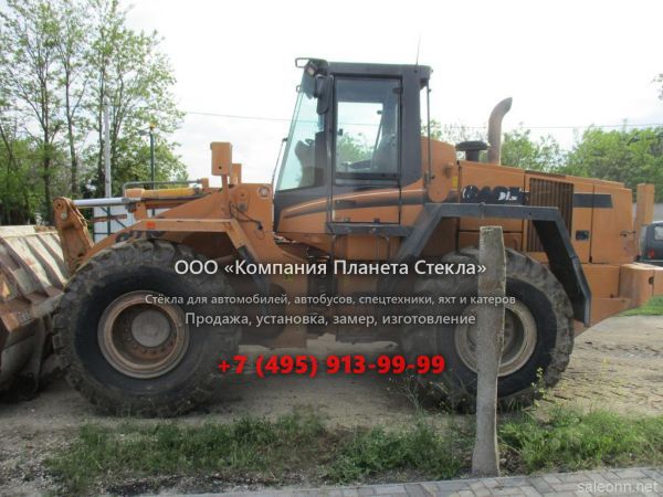 Стекло для колёсных погрузчиков Case 821C