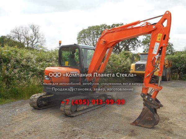 Стекло для гусеничных мини-экскаваторов Doosan DX60R