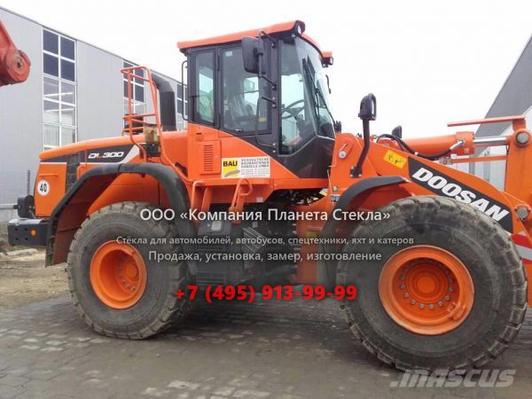 Стекло для колёсных погрузчиков Doosan Mega 300-III