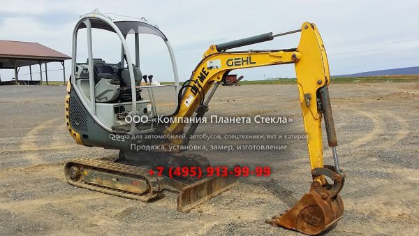 Стекло для гусеничных мини-экскаваторов Gehl 223