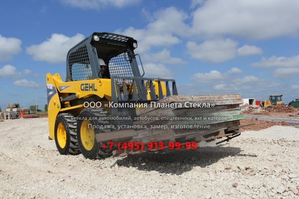 Стекло для мини-погрузчиков с бортовым поворотом Gehl R135