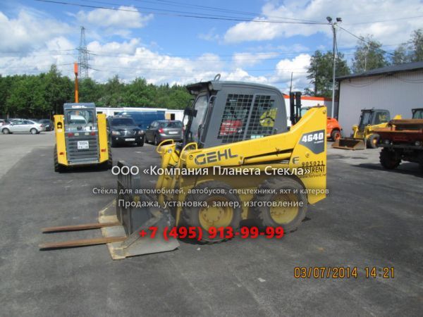 Стекло для мини-погрузчиков с бортовым поворотом Gehl SL 4640
