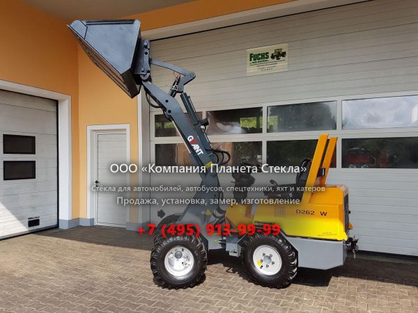 Стекло для фронтальных мини-погрузчиков GiANT D262 SW