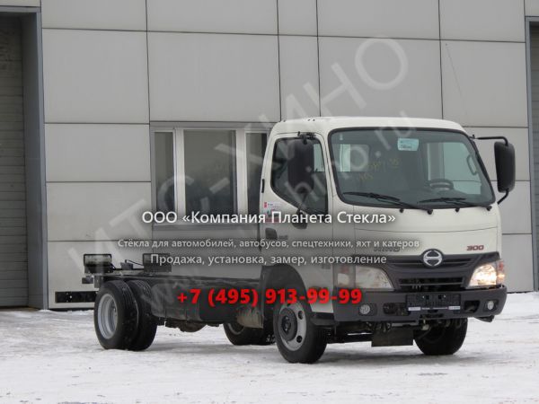 Стекло для шасси Hino XZU650L-HKMMPW3