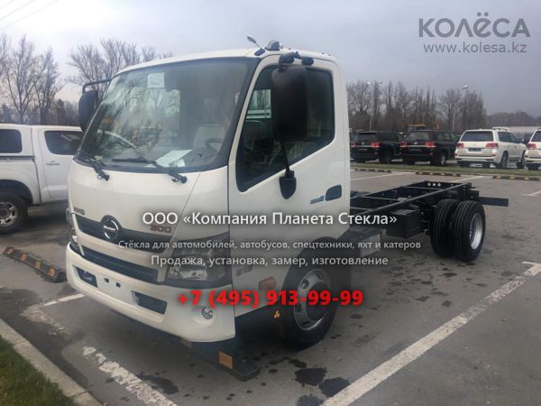 Стекло для шасси Hino XZU720L-HKFRPW3