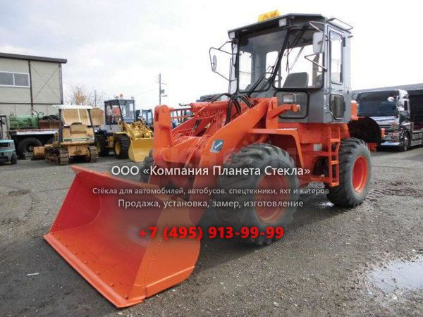 Стекло для колёсных погрузчиков Hitachi LX 70