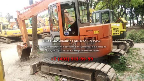 Стекло для гусеничных экскаваторов Hitachi S-SA75