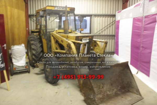 Стекло для экскаваторов-погрузчиков International 3434