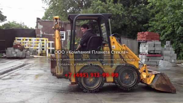 Стекло для экскаваторов-погрузчиков JCB 208