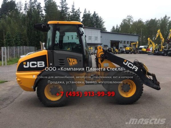 Стекло для фронтальных мини-погрузчиков JCB 409