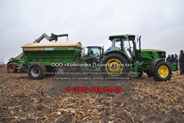 Стекло для тракторов John Deere 6135B