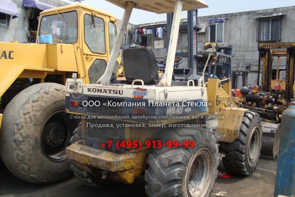 Стекло для колёсных мини-погрузчиков Komatsu WA40