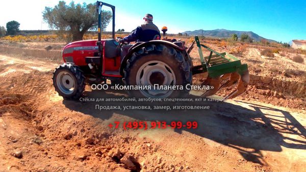 Стекло для тракторов McCormick F 90 V (T3)