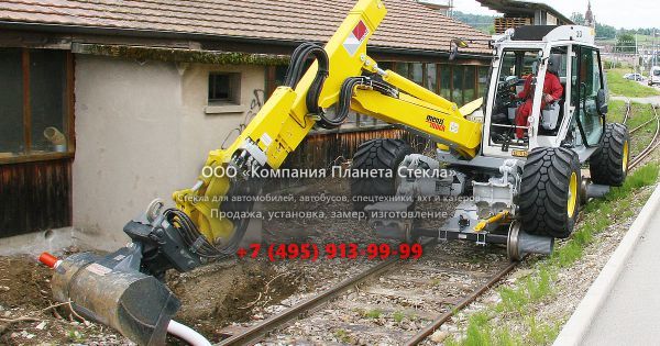 Стекло для нестандартных экскаваторов Menzi Muck A21