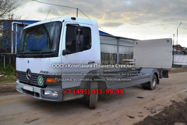 Стекло для шасси Mercedes-Benz Atego 815 L