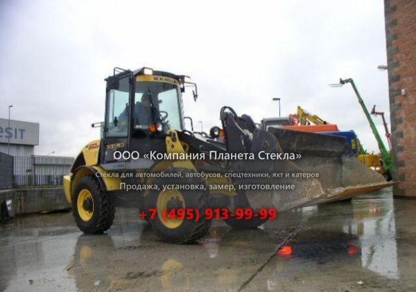 Стекло для колёсных мини-погрузчиков New Holland W60BTC