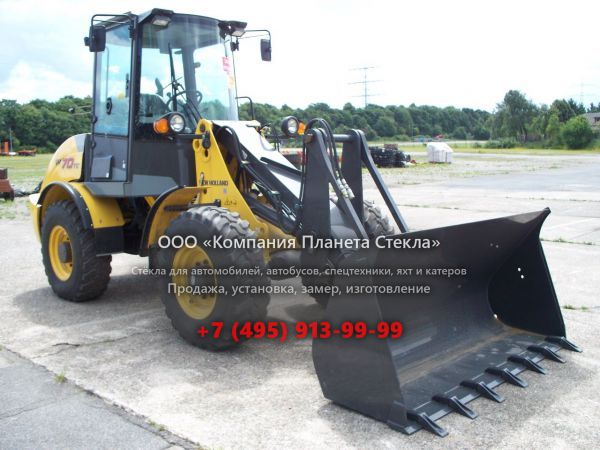 Стекло для колёсных мини-погрузчиков New Holland W70TC