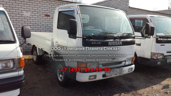 Стекло для бортовых грузовиков менее 3,5 т Nissan Atlas