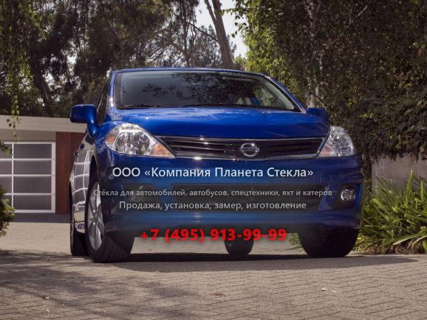 Стекло для Nissan Versa хетчбэк 2009 - 2012, 1 поколение [рестайлинг]
