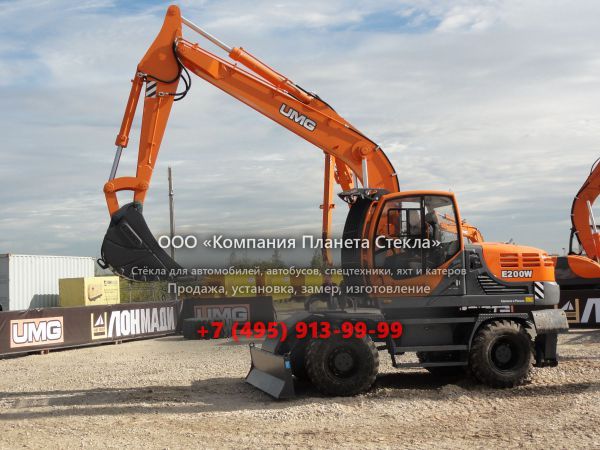 Стекло для колёсных экскаваторов UMG E200W