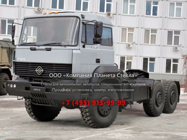 Стекло для седельных тягачи Урал 63704