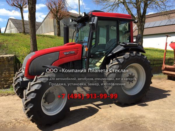 Стекло для тракторов Valtra A83 HiTech