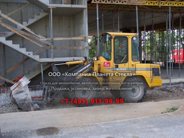 Стекло для фронтальных мини-погрузчиков Zettelmeyer ZL 602 Serie C