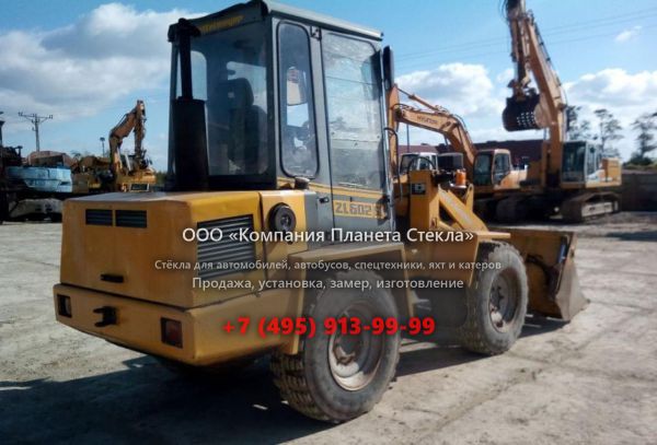 Стекло для фронтальных мини-погрузчиков Zettelmeyer ZL 602 SL